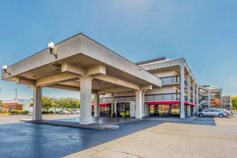 Clarion Pointe Huntsville, AL – hotel managed by Double Star Management